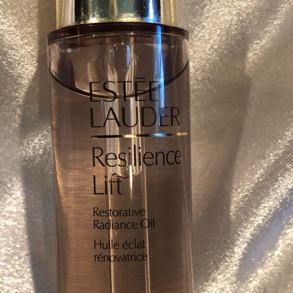 Estée Lauder Resilience Lift